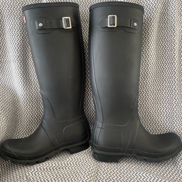 HUNTER RAIN BOOTS - black matte tall women’s size 7 - Picture 5 of 9